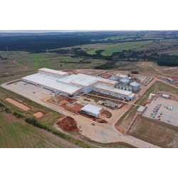 PremieRpet completa 25 anos e inaugura em Porto Amazonas a maior fábrica de pet food da América Latina